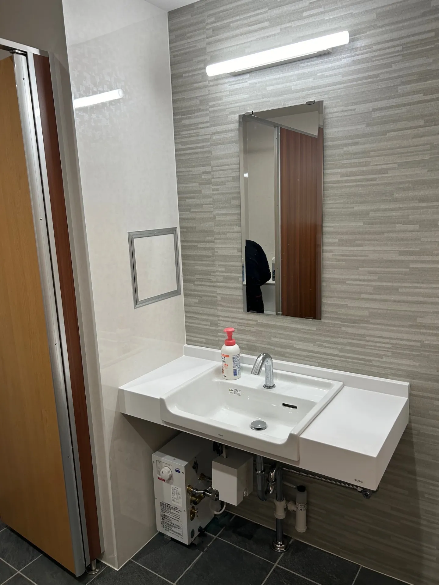 法人様　従業員用トイレリフォーム